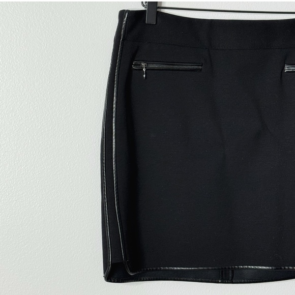 Banana Republic Mini Skirt Black Faux Leather Trim Zip Pockets Edgy Lined Sz 8 - Picture 4 of 12
